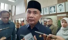 Sentil SiPepek Kabupaten Cirebon, Bey Machmudin: Sebaiknya Hindari, Tidak Baik