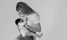 Ibu Alami Baby Blues Saat Menyusui Anak, Begini Saran Terbaik dari Psikolog Vera Itabiliana