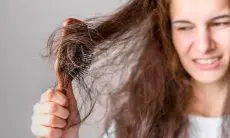 5 Bahan dalam Kandungan Sampo yang Dapat Picu Rambut Rontok