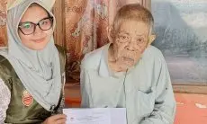 Selain Mak Omot, Abah Ija Jadi Pemilih Tertua di KBB