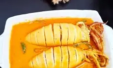 Rasa Istimewa Gulai Cumi Bunting: Perpaduan Sempurna Kelembutan Cumi dan Kuah Gulai Berbumbu Rempah yang Meresap
