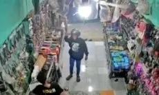 Minta Paksa Shockbreaker, Dua Perampok Ini Kabur Usai Ditodong Golok Pemilik Toko di Bekasi