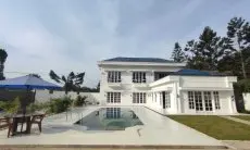 Rekomendasi Villa Homie dan Nyaman di Puncak dengan Pemandangan Indah yang Memukau, Bisa Masuk 15-25 Orang