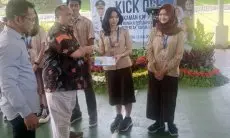 Sukseskan Pilkada Serentak 2024, Disdukcapil Gencar Lakukan Perekaman e-KTP Pemula di Sekolah-sekolah