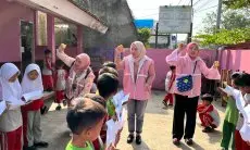 Peringati Hari Anak Nasional, Srikandi PLN Icon Plus berbagi keceriaan di SDN Bojongloa 2 Rancaekek Kabupaten Bandung