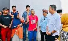 Kunjungi Korban Gempa Kuningan, Bey Machmudin Apresiasi Solidaritas Masyarakat