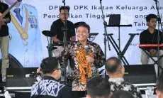 Herman Suryatman Diwisuda sebagai Doktor Ilmu Pemerintahan