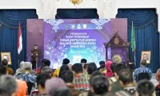 Bey Machmudin Ajak Peserta Rakor FIDSI Tidak Lupa Beli Oleh-oleh Khas Kota Bandung 
