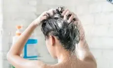 5 Cara Perawatan Kulit Kepala untuk Menyehatkan dan Atasi Berbagai Masalah Rambut