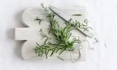 5 Trik Manfaatkan Rosemary untuk Pertumbuhan Rambut yang Lebih Cepat