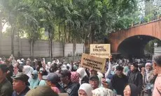 Resmi Pamit, Dikdik Suratno Nugrahawan Disambut Ribuan Massa di Depan Gerbang Pemkot Cimahi