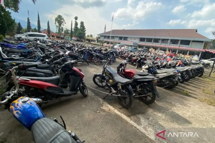 Polres Garut Sita Ribuan Motor Hasil Razia di Jalanan
