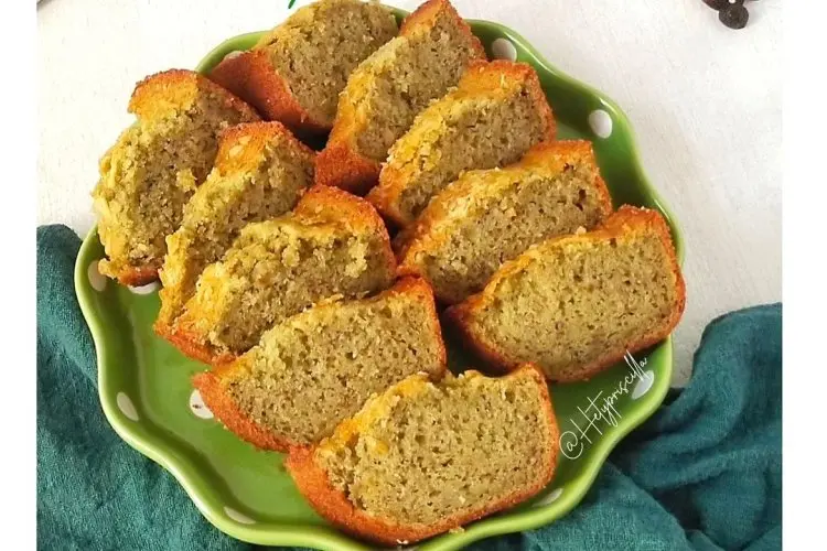 Sensasi Lembut Manis Bolu Pisang Pandan: Modal Ekonomis, Hasil Istimewa!