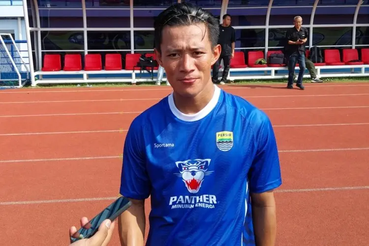Bek Persib Henhen Herdiana Dalam Kebahagiaan