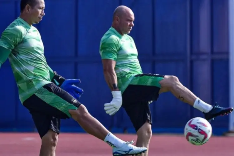 Luizinho Passos Kepincut Dua Kiper Akademi Persib Ini