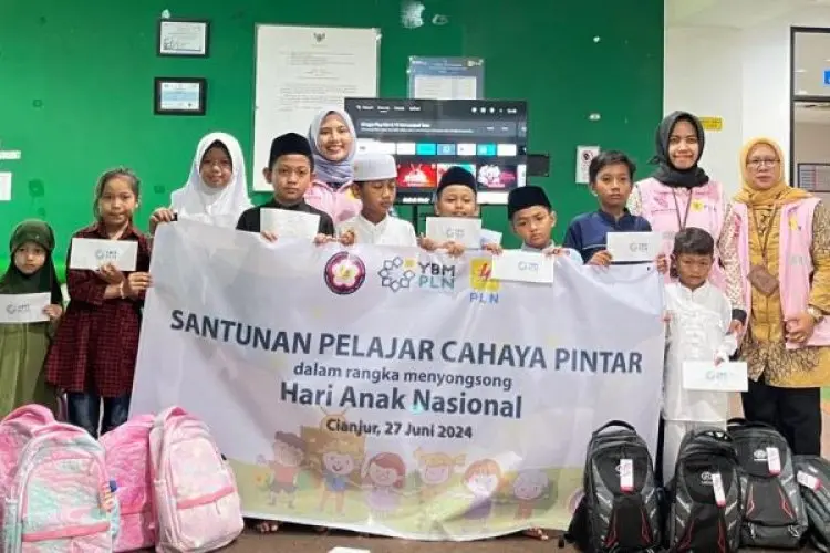 Menyambut Hari Anak Nasional, Srikandi dan YBM PLN Cikarang Salurkan Bantuan Pendidikan dalam Program Beasiswa Cahaya Pintar
