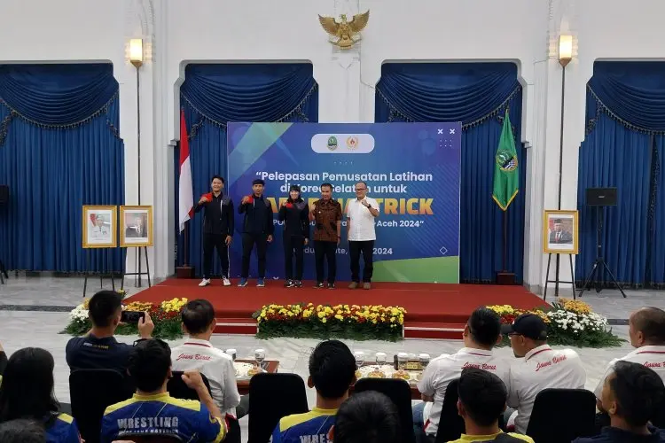 Lepas 145 Atlet TC ke Korsel, Ini Harapan Bey Machmudin...