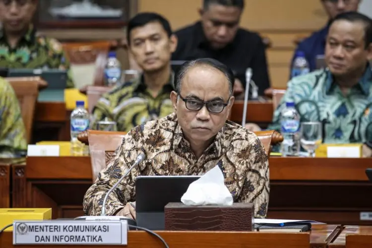 Didesak Mundur, Menkominfo Budi Arie Pilih Kunci Akun Instagram