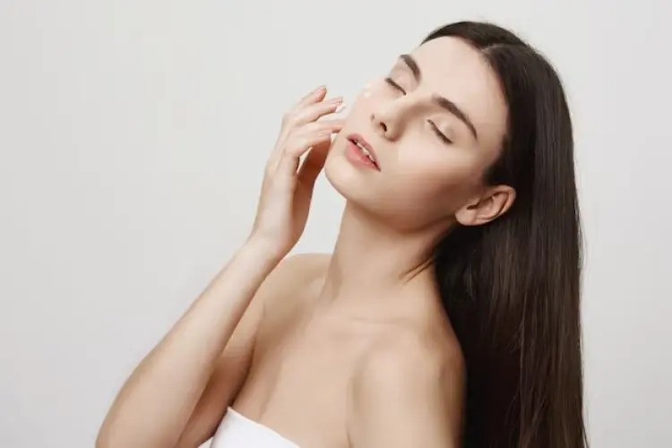 Ucapkan Selamat Tinggal pada Kulit Kusam! 5 Rekomendasi Skincare Terbaik untuk Kulit Lebih Cerah dan Merata