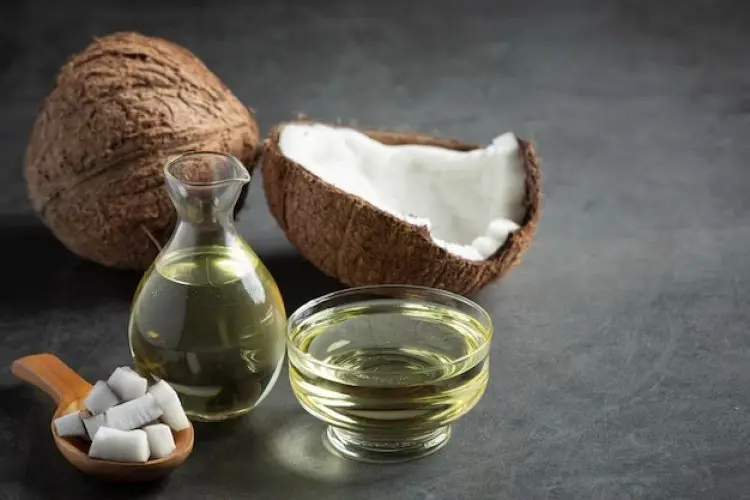 Manfaat Ajaib Minyak Kelapa, Dapat Nutrisi hingga Atasi Rambut Kusut