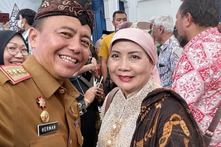 Penggiat Budaya di Kabupaten Bogor Halimah Munawir Dilantik jadi Pinisepuh Sunda