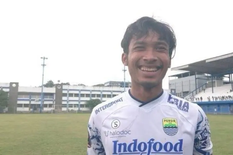 Bojan Hodak Ubah Posisi Robi Darwis di Persib