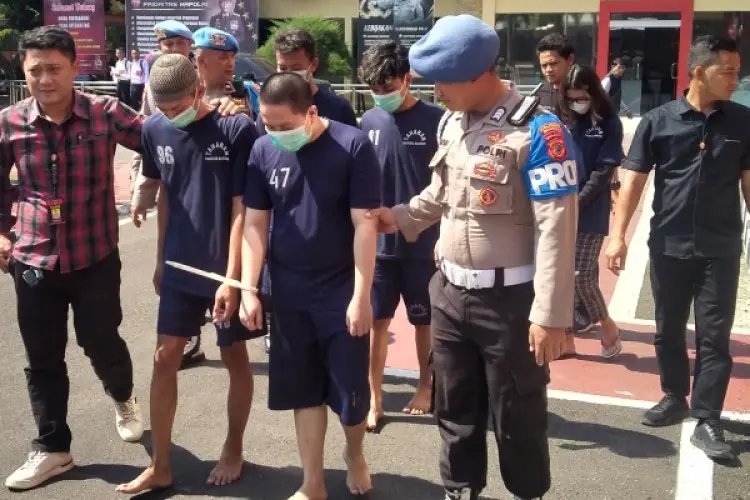 Lima Orang Afiliator Judi Online di Kabupaten Bandung Beromzet Miliaran Rupiah Diciduk Polisi