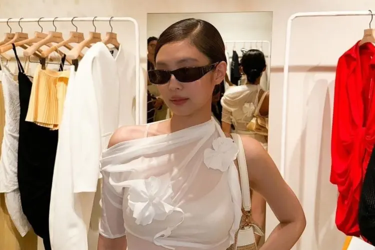 Staf yang Seruangan dengan Jennie BLACKPINK saat Merokok Membela sang Idola: Dia Terus Meminta Maaf