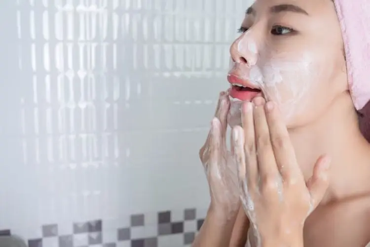 5 Manfaat Pembersih Wajah Cetaphil, Jadikan Kulit Lebih Halus dan Bercahaya