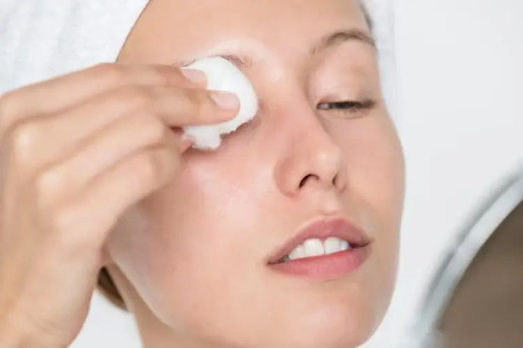 Berkacamata? Jangan Khawatir! Panduan Makeup Lengkap untuk Menunjang Penampilanmu yang Lebih Cantik dan Percaya Diri