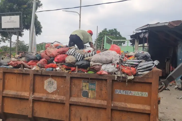 Warga Bogor Resah Gara-gara Sampah Telat Diangkut, Pj Wali Kota Hery Antasari Bilang Begini