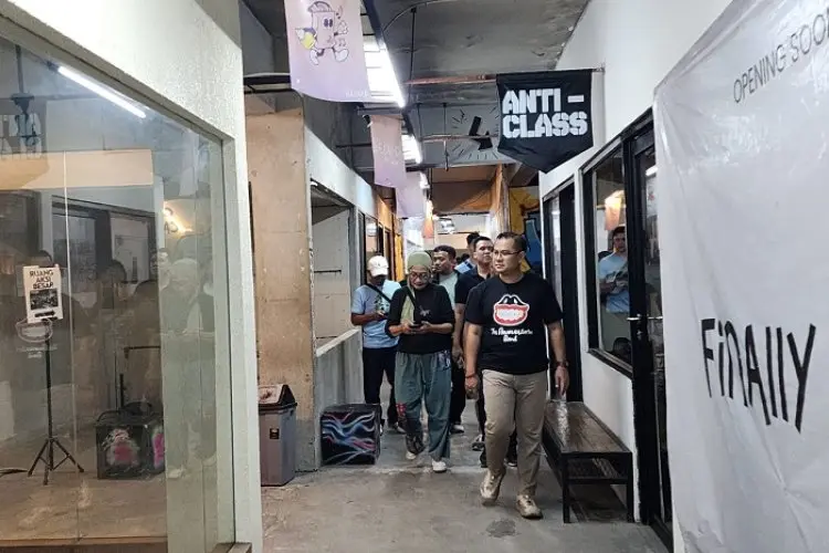 The Hallway Space Pasar Kosambi Capai Omzet Rp50 Juta Per Hari, Arfi Rafnialdi : Harapan Ekonomi Kreatif Kota Bandung Terus Berputar