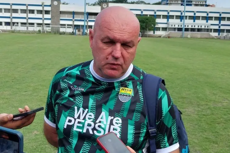 Legenda Persib Kritik Bojan Hodak Sebagai Pelatih yang Terlalu Saporadis, Gara-gara Apa?