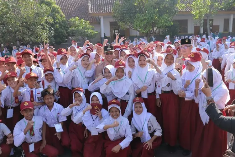 Bupati Dadang : MPLS Momen Penting Menumbuhkan Nilai-nilai Kebersamaan, Kejujuran, Disiplin dan Semangat  Belajar