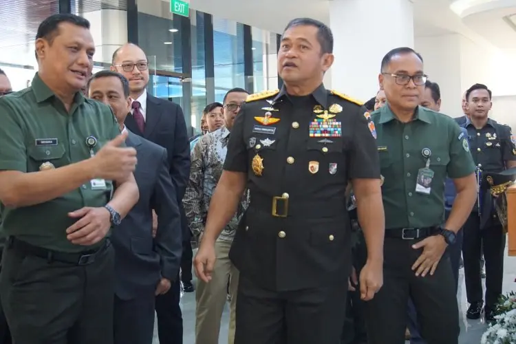 Jadi Orator pada Dies Natalis ke-34 Unjani, KSAD Jenderal TNI Maruli Sampaikan Orasi Ilmiah tentang Potensi Besar Indonesia Emas 2045
