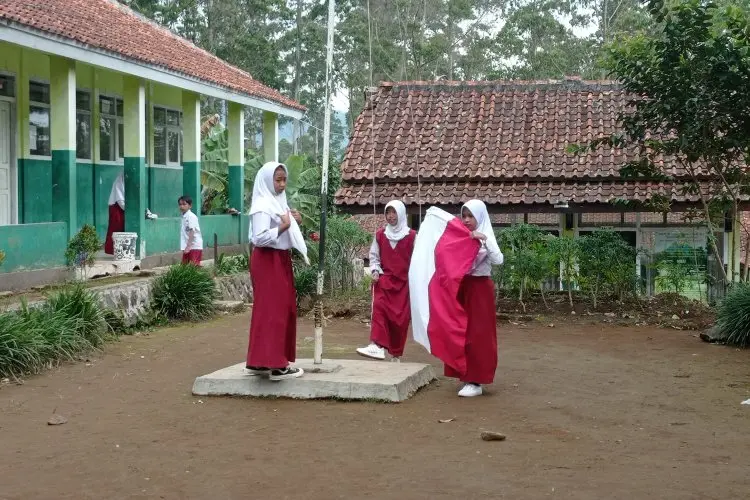 Ironi Sekolah di Perbatasan KBB, Hanya Terima 15 Siswa Baru pada PPDB 2024/2025