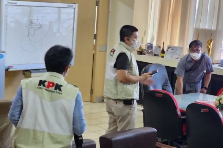 Usut Dugaan Korupsi, KPK Geledah Ruangan Dinsos dan Bappeda