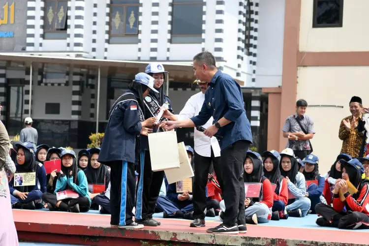 Pesan Bey Machmudin Selama MPLS, Siswa Banyak Komunikasi dengan Orang Tua