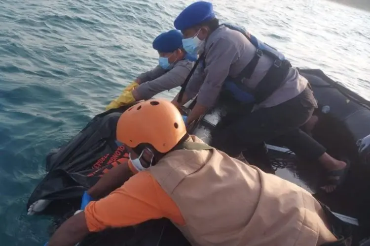 Tim SAR Evakuasi Wisatawan Hilang Selama Tujuh Hari di laut Garut