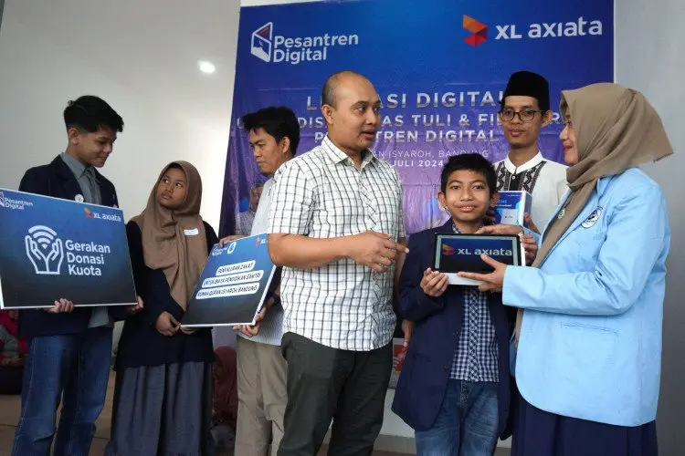 FOTO: XL Axiata Beri Bantuan Pesantren Digital - Filantropi Digital Bagi Disabilitas