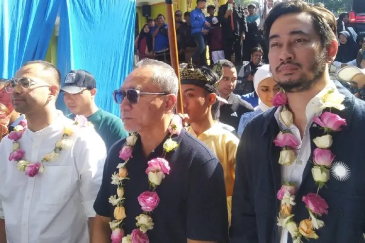 Pilbup Bandung Barat 2024, Jeje Ritchie Ismail Sambangi Warga Cisarua Bersama Zulhas dan Raffi Ahmad