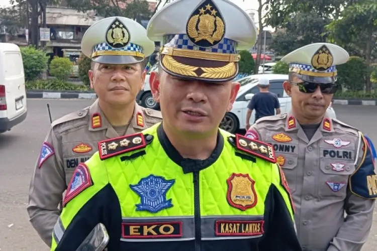 Operasi Patuh Lodaya di Kota Bandung, Polisi: Banyak Pengendara Motor Tak Gunakan Helm