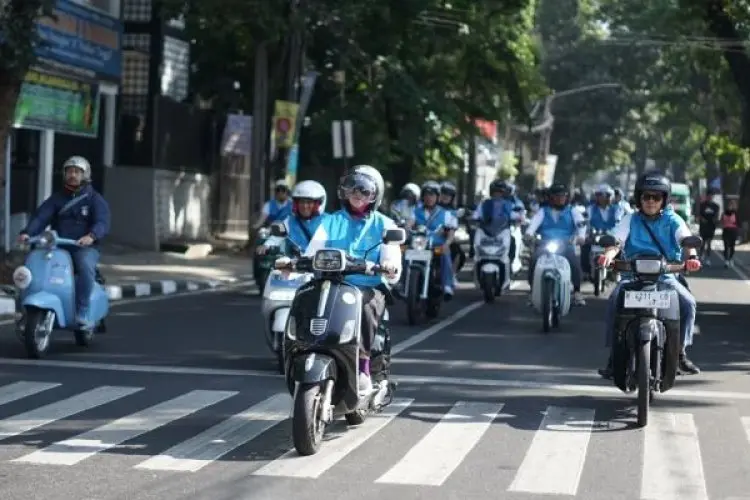Jelang HUT ke-79 RI, PLN UID Jabar Gelar Touring Kendaraan Listrik