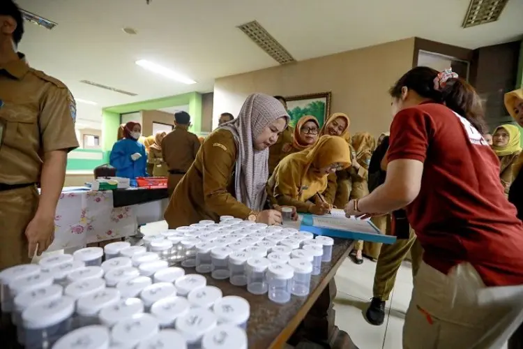 Rame-Rame Ratusan ASN Pemkot Bandung Dites Urine, Ada Apakah?