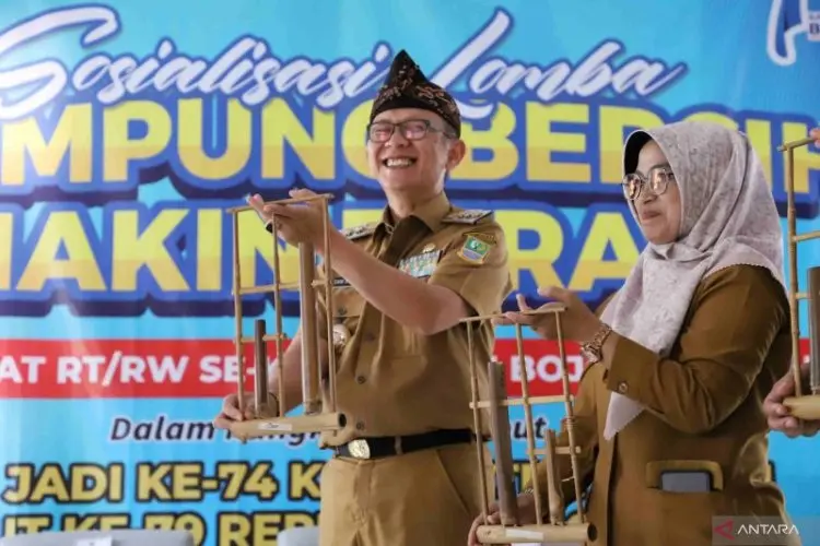 Bersih-Bersih Kampung di Bekasi Siap Cetak Rekor MURI