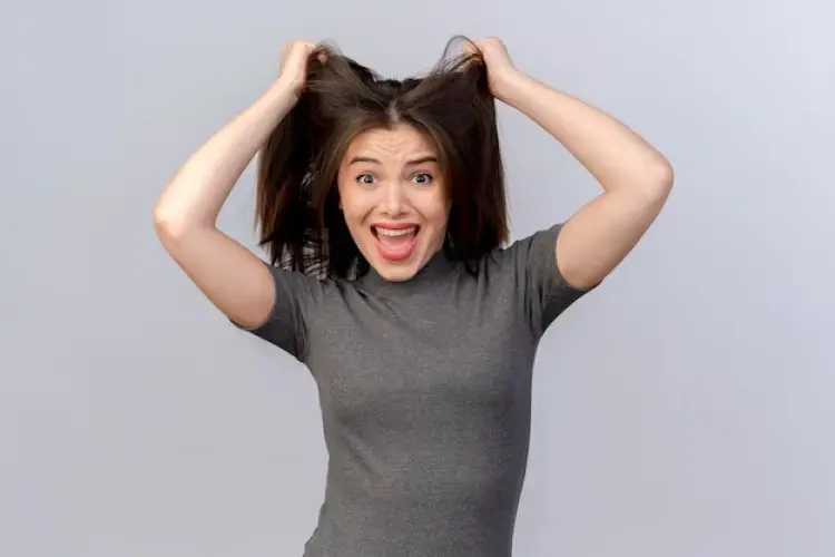 Jangan Cemas! Begini Cara Perbaiki Rambut Patah dengan Mudah