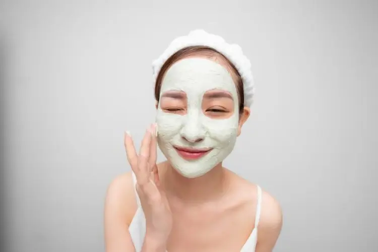 Salicylic Acid atau Asam Salisilat: Bukan Hanya untuk Jerawat, Ini Dia Manfaat Lain yang Tak Terduga untuk Kulitmu