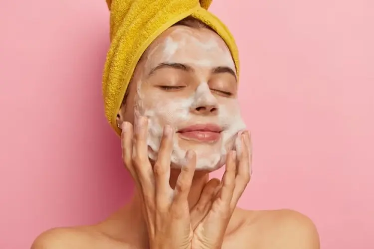 6 Manfaat Memilih Produk Pencuci Muka yang Cocok dan Sesuai dengan Jenis Kulit
