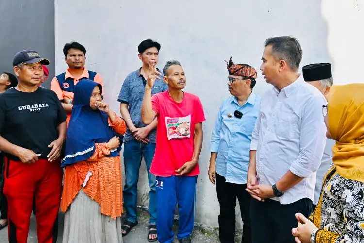 Kunjungi Korban Gempa Kuningan, Bey Machmudin Apresiasi Solidaritas Masyarakat
