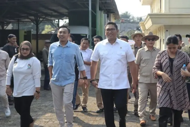 Wakili Suara Petani, Tb Ardi Januar Sampaikan Kebutuhan Petani di KBB Langsung ke Wamentan